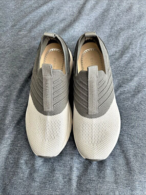 Revitalign Knit Sneakers in Gray & White